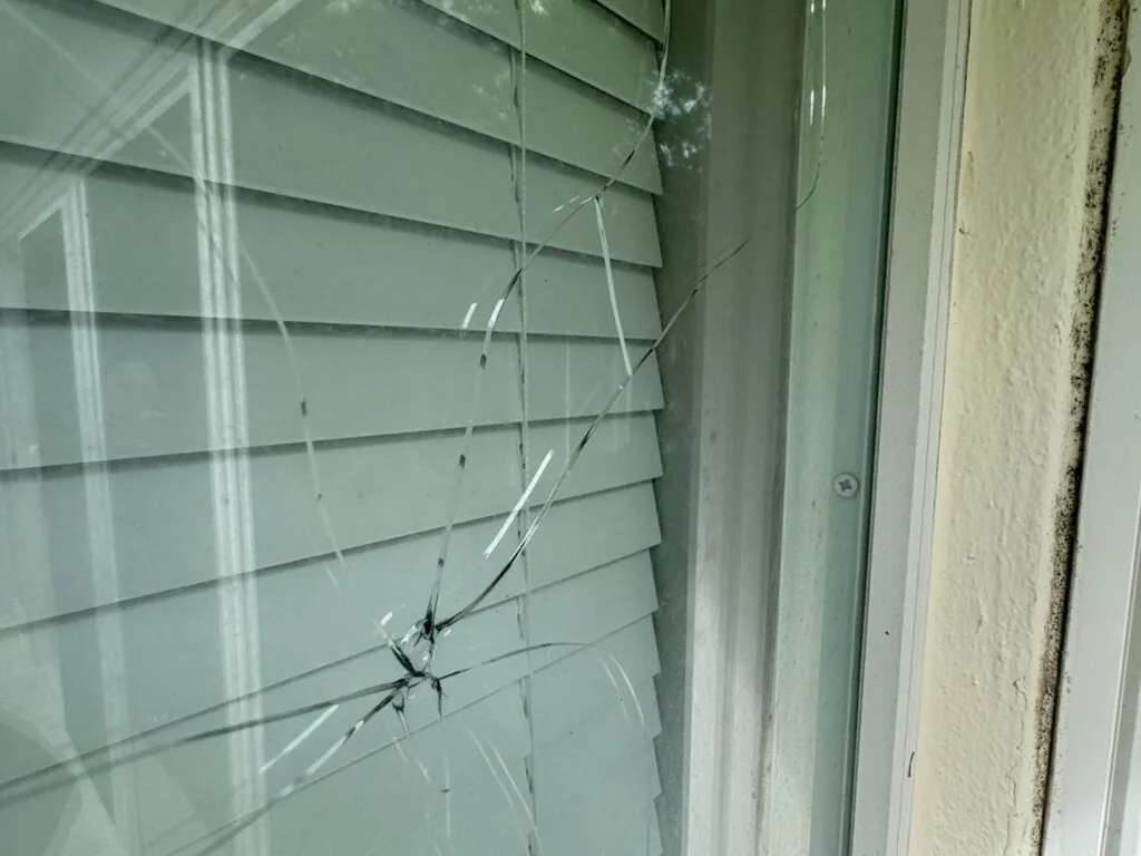 broken-glass-reapir.webp
